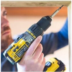 Perceuse visseuse à percussion 18V Stanley Fatmax FMC625M2G + 2 batteries 4 Ah + chargeur -Perceuse Soldes Magasin AFD 100188