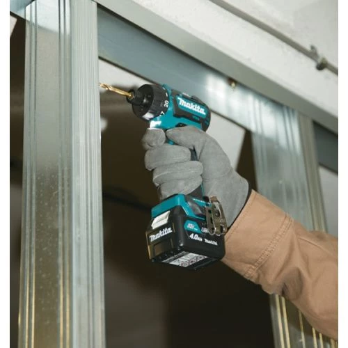 Perceuse-visseuse 12V Makita DF032DSAE + 2 batteries CXT Li-Ion 2 Ah + chargeur + coffret 4 Perceuse-visseuse 12V Makita DF032DSAE + 2 batteries CXT Li-Ion 2 Ah + chargeur + coffret – Image 2