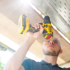 Perceuse-visseuse à percussion 18V Stanley Fatmax FMC627D2 + 2 batteries 2 Ah + chargeur + coffret -Perceuse Soldes Magasin AFD 134887