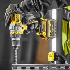 Perceuse-visseuse à percussion 18V Dewalt XRP 18V Advantage 127 Nm + 1 batterie 6 Ah + chargeur en coffret T-STAK - DCD999T1-QW -Perceuse Soldes Magasin AFD 140781