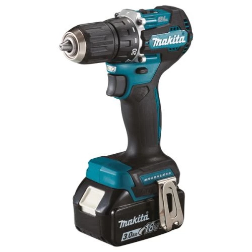 Perceuse-visseuse 18V Makita + 2 batterie 3 Ah + chargeur + coffret MAKPAC 2 3 Perceuse-visseuse 18V Makita + 2 batterie 3 Ah + chargeur + coffret MAKPAC 2
